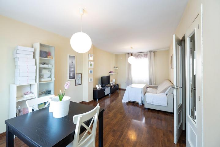 Tu hogar ideal en Huétor Vega: luz, espacio y tranquilidad photo 0
