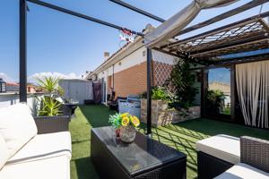 SE VENDE PRECIOSO ÁTICO en Churriana de la Vega Granada CON VISTAS PANORÁMICAS photo 0