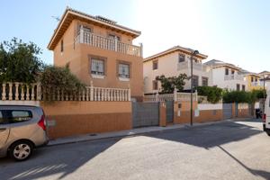 Venta de chalet independiente en Huétor Vega (Granada) photo 0