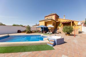Chalet exclusivo con piscina y jardín en urbanización Pretel en Albolote (Granada) photo 0
