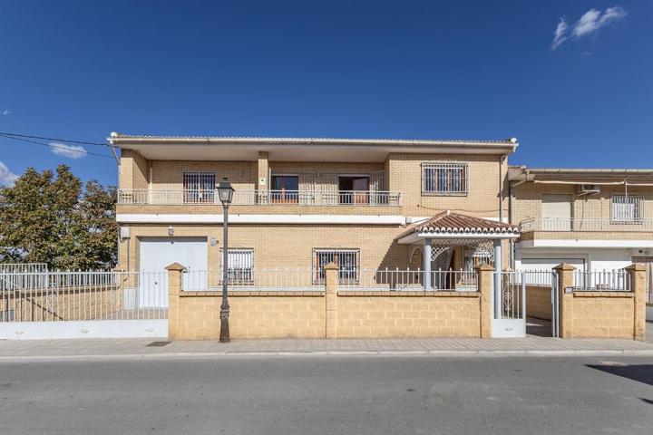 🏡 Una auténtica joya en Fuente Vaqueros: casa con pozo propio y terreno de 2195 m², lo tiene absolutamente todo. photo 0