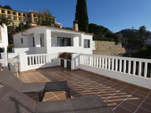 Villa En venta en Roses photo 0