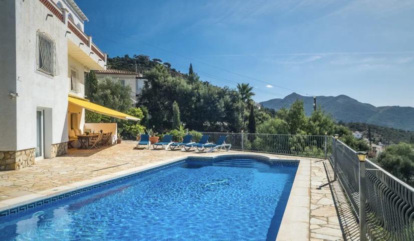 Villa En venta en Roses photo 0