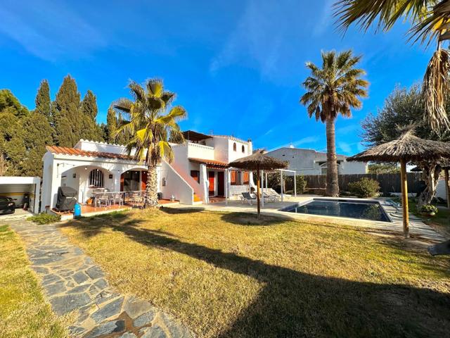 Villa En venta en Castelló d'Empúries photo 0