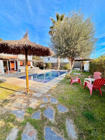 Villa En venta en Castelló d'Empúries photo 0