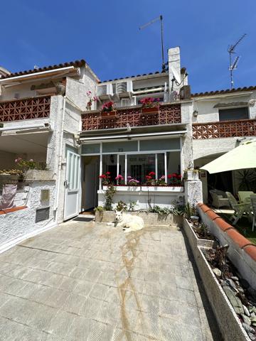 Villa En venta en Roses photo 0