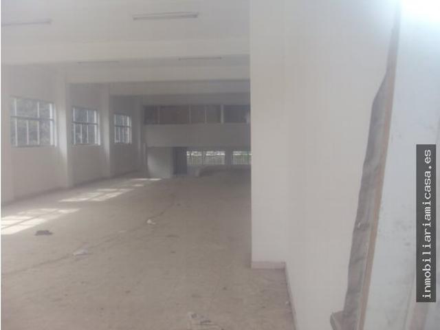 BAJO comercial en la Avda. de Vigo photo 0