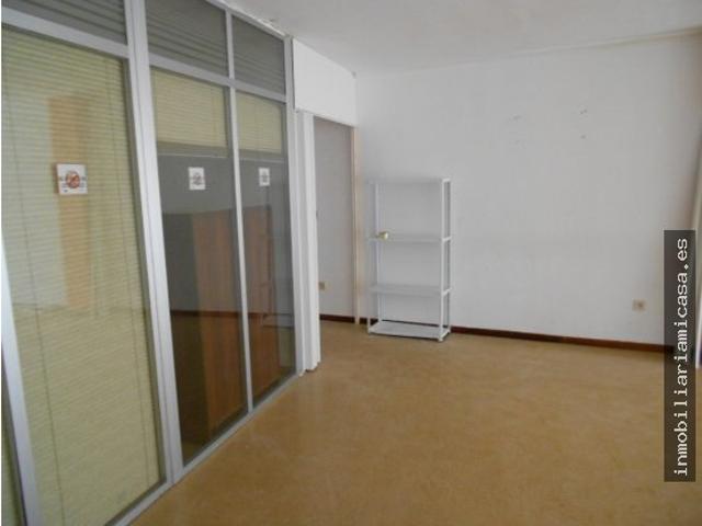 OFICINA EN ALQUILER photo 0