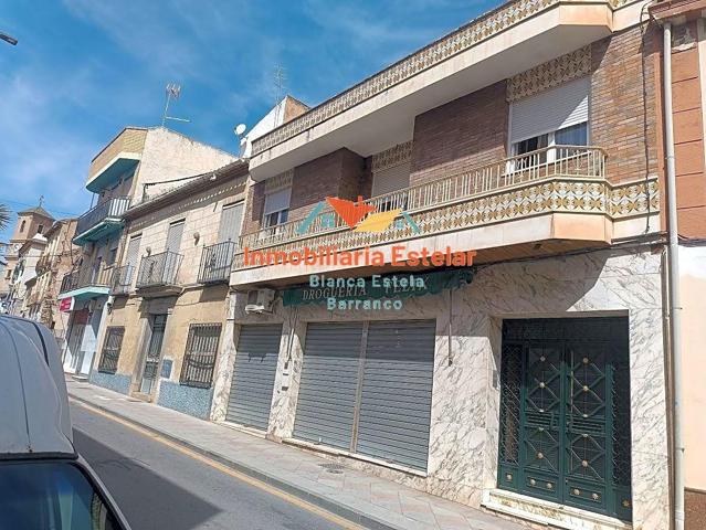 GRAN CASA ADOSADA CON NEGOCIO INCLUIDO photo 0