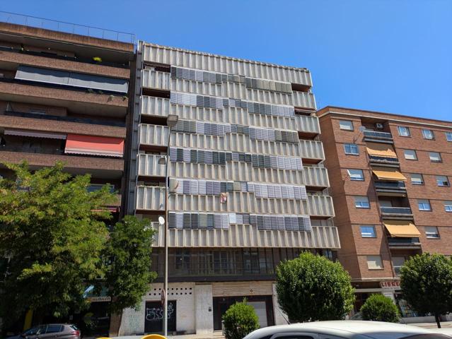 Entreplanta comercial en plena avenida photo 0