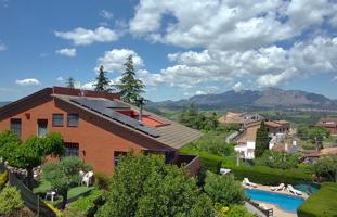 Chalet, esquinero en Can Parellada photo 0