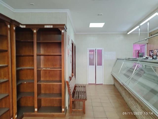 Local en venta en Plasencia de 60 m2 photo 0