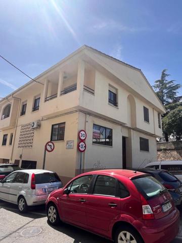 🏡✨ ¡AMPLIA VIVIENDA UNIFAMILIAR CON GARAJE PRIVADO EN ZONA TOP DE PLASENCIA! 🚗☀️ photo 0