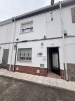 ¡Chalet con patio y gran garaje! 🏡🚗 photo 0