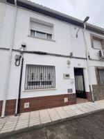 ¡Chalet con patio y gran garaje! 🏡🚗 photo 0