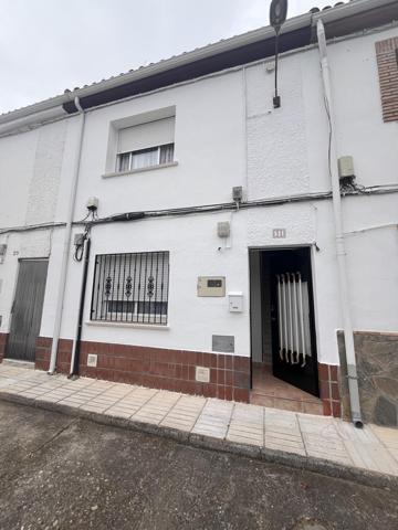 ¡Chalet con patio y gran garaje! 🏡🚗 photo 0