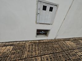Nave Industrial en venta en Plasencia de 592 m2 photo 0