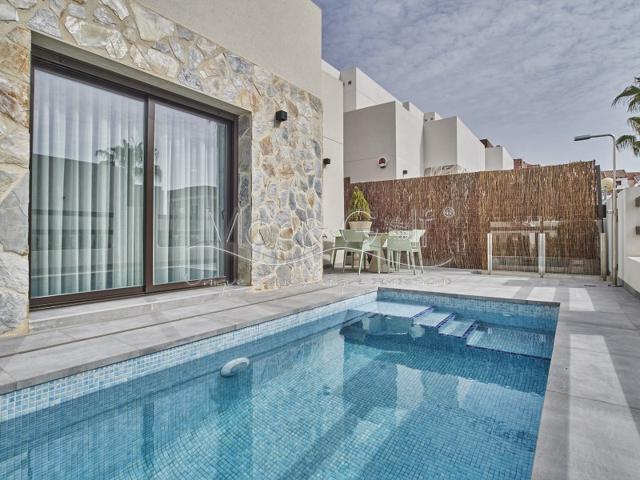 Piso En venta en Campoamor, Orihuela photo 0