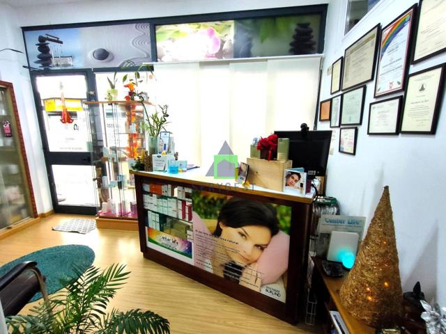 LOCAL EN VENTA EN PLENO FUNCIONAMIENTO, CON TRASPASO photo 0