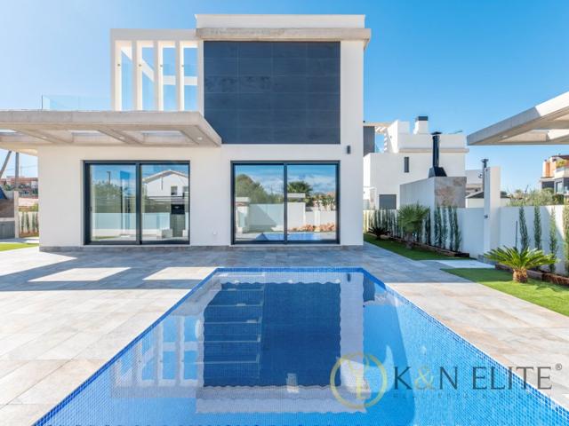 Villa En venta en El Campello photo 0