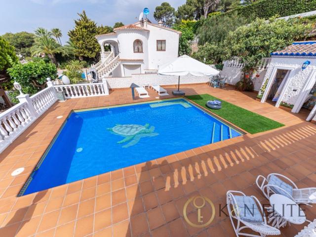 Villa En venta en Moraira photo 0