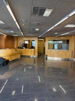 A Sant Fruitós de Bages. Lloguem local comercial molt centric . photo 0