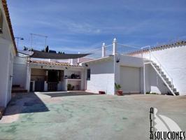 Oportunidad! Chalet pareado con amplia parcela y zona de BBQ privada en Urb. Bello Horizonte. photo 0