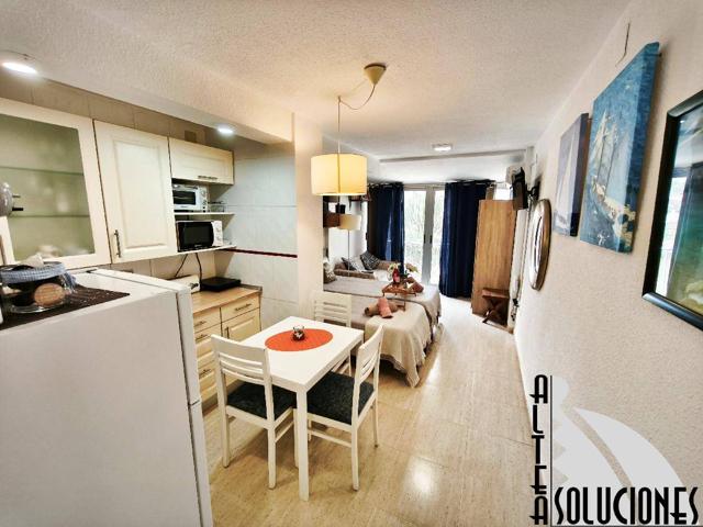 En venta Coqueto y acogedor Estudio renovado, con Licencia Turística en Calpe. photo 0