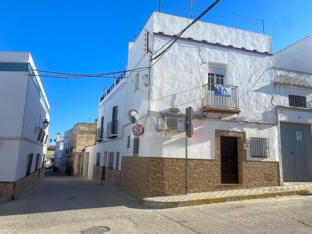 CASA EN VENTA EN TREBUJENA - CENTRO photo 0