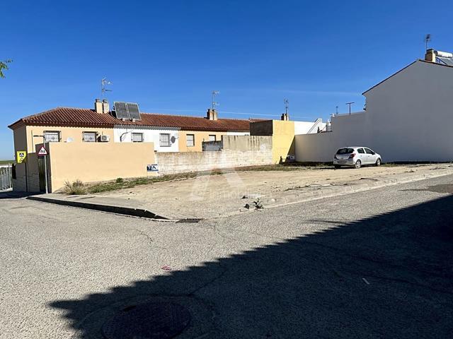 Terreno en venta en El Cuervo de Sevilla de 121 m2 photo 0