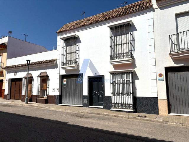 Casa - Chalet en venta en Lebrija de 160 m2 photo 0