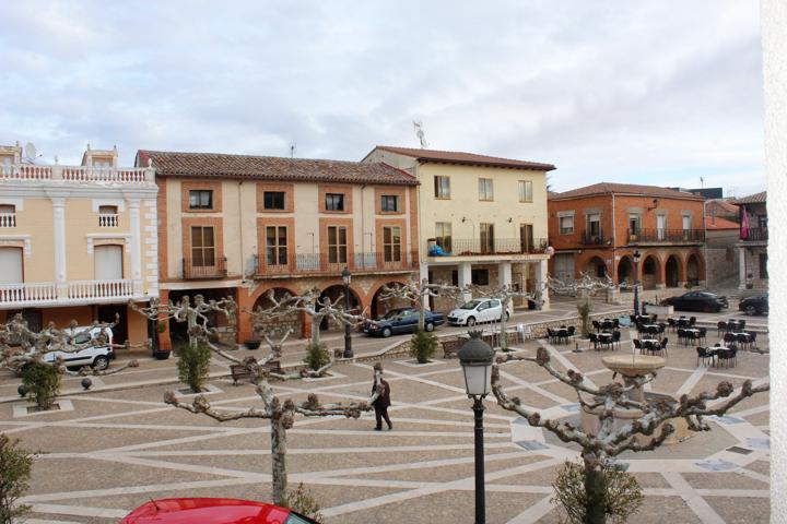 Edificación de piedra en venta de 406 m2 en Plaza de la Villa de Torija (Guadalajara) photo 0