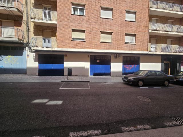 FABULOSO LOCAL JUNTO AVDA DE VILLAMAYOR, ACTUALMENTE GARAJES photo 0