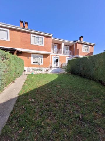 Unifamiliar Pareada En venta en Valdelagua, Santa Marta De Tormes photo 0