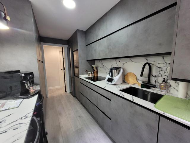 PISO EN VENTA COMPLETAMENTE REFORMADO Y CON PLAZA DE GARAJE photo 0