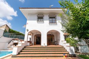 Chalet de ensueño en zona privilegiada de Gines photo 0