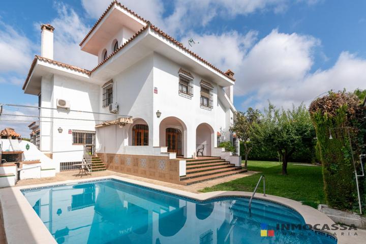 Chalet de ensueño en zona privilegiada de Gines photo 0