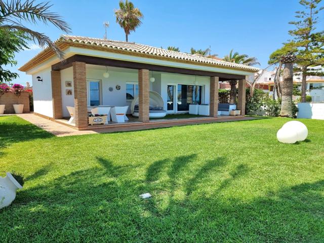 Villa En venta en Dénia photo 0