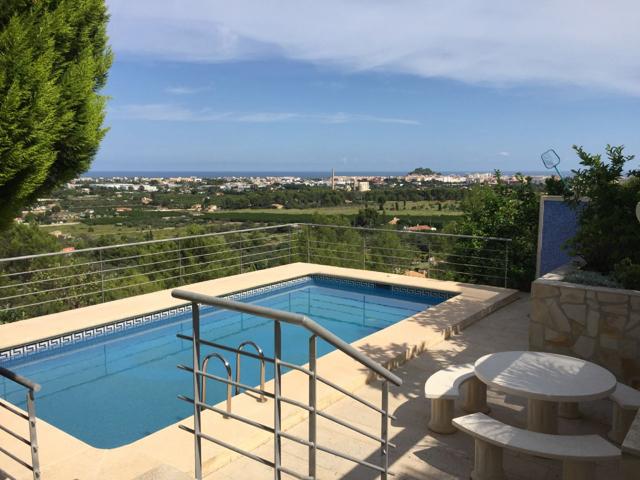Villa En venta en Dénia photo 0