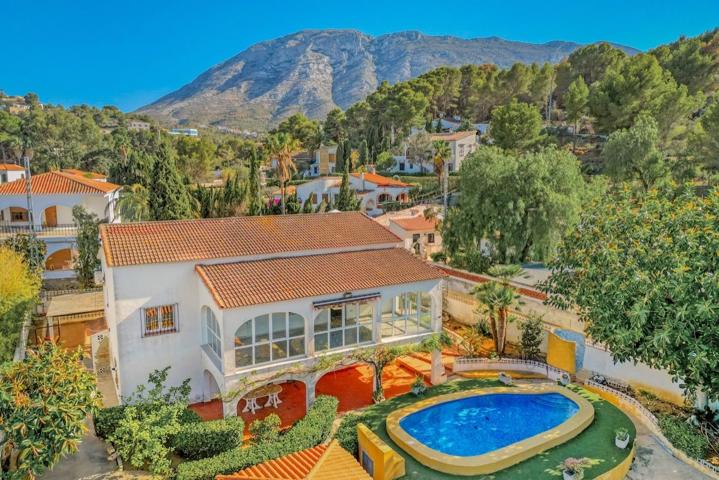 Villa En venta en Dénia photo 0