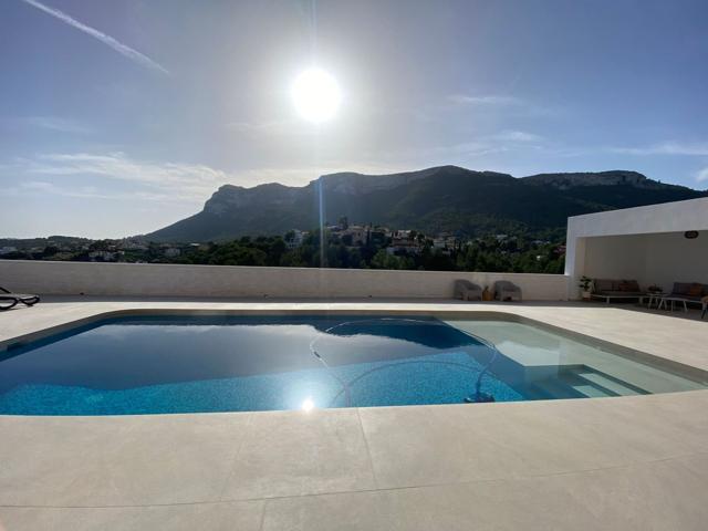 Villa En venta en Dénia photo 0