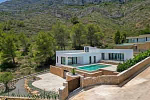 Villa En venta en Dénia photo 0