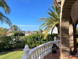 Villa En venta en Dénia photo 0
