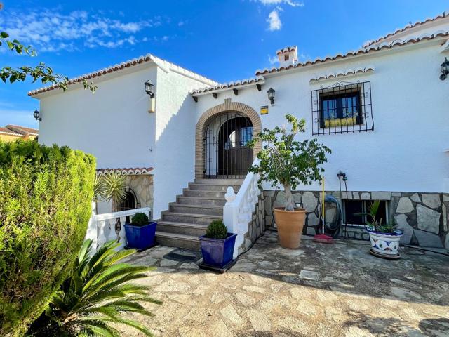 Villa En venta en Dénia photo 0