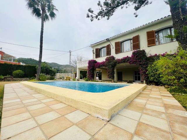 Villa En venta en Pedreguer photo 0