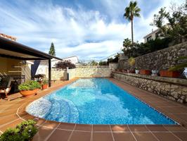 Villa En venta en Dénia photo 0