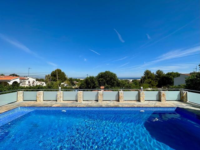 Villa En venta en Dénia photo 0