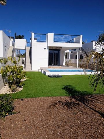 Villa En venta en Els Poblets photo 0