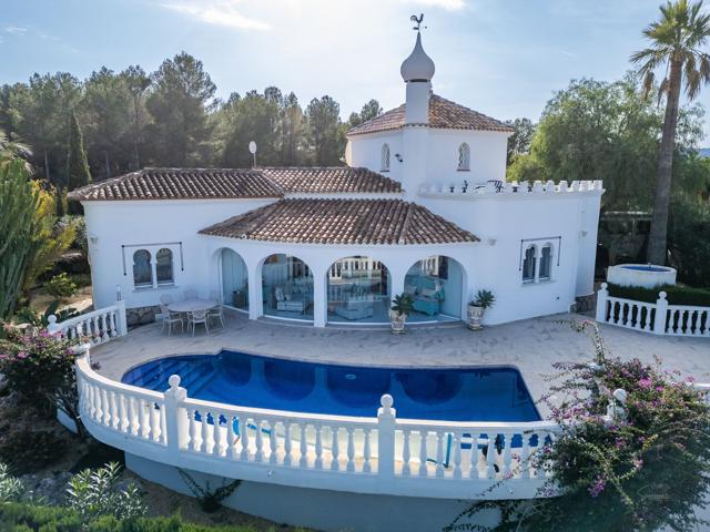 Villa En venta en Dénia photo 0