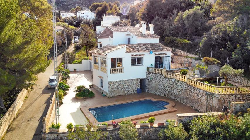 Villa En venta en Dénia photo 0